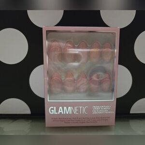 2/$20✨️Glamnetic Nails✨️